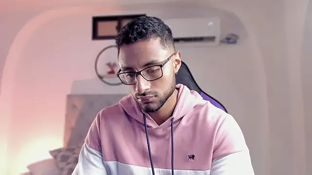 Snapshot of LiamGarcia1 chatting on January 2025 07:46:02 AM LiamGarcia1 online show from January 2025 07:46:02 AM