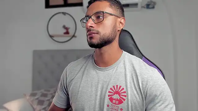 Snapshot of LiamGarcia1 chatting on January 2025 12:59:01 PM LiamGarcia1 online show from January 2025 12:59:01 PM