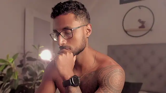 Snapshot of LiamGarcia1 chatting on January 2025 04:02:02 PM LiamGarcia1 online show from January 2025 04:02:02 PM