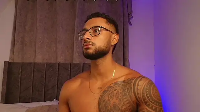 Snapshot of LiamGarcia1 chatting on February 2025 01:22:01 PM LiamGarcia1 online show from February 2025 01:22:01 PM