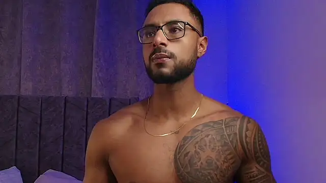 Snapshot of LiamGarcia1 chatting on February 2025 02:49:01 AM LiamGarcia1 online show from February 2025 02:49:01 AM