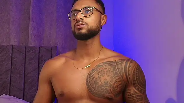 Snapshot of LiamGarcia1 chatting on February 2025 11:57:02 PM LiamGarcia1 online show from February 2025 11:57:02 PM