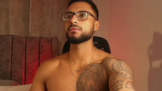 Snapshot of LiamGarcia1 chatting on February 2025 12:37:01 AM LiamGarcia1 online show from February 2025 12:37:01 AM