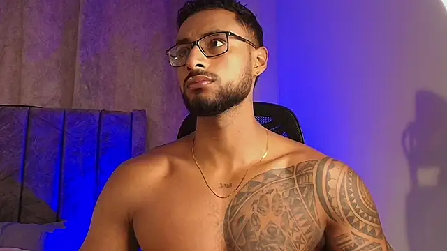 Snapshot of LiamGarcia1 chatting on February 2025 01:10:02 PM LiamGarcia1 online show from February 2025 01:10:02 PM