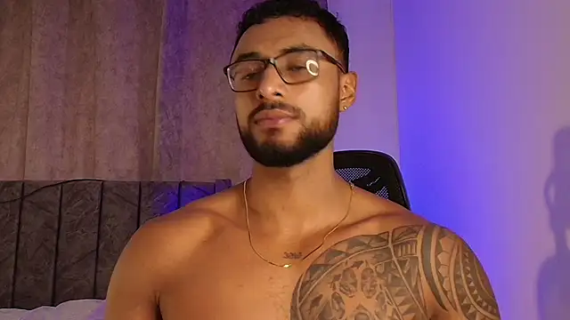 Snapshot of LiamGarcia1 chatting on February 2025 08:47:02 PM LiamGarcia1 online show from February 2025 08:47:02 PM