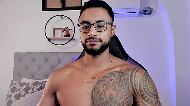 Snapshot of LiamGarcia1 chatting on February 2025 12:25:02 PM LiamGarcia1 online show from February 2025 12:25:02 PM