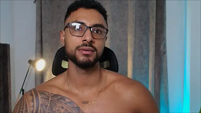 Snapshot of LiamGarcia1 chatting on March 2025 02:16:02 AM LiamGarcia1 online show from March 2025 02:16:02 AM