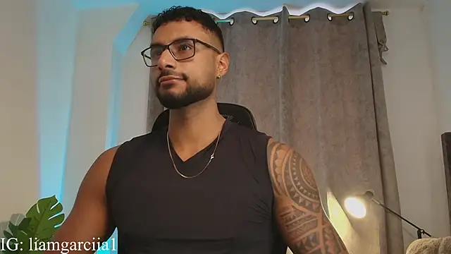 Snapshot of LiamGarcia1 chatting on March 2025 01:35:02 PM LiamGarcia1 online show from March 2025 01:35:02 PM