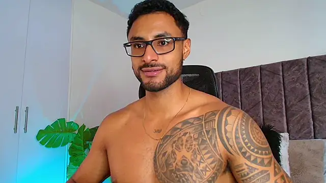 Snapshot of LiamGarcia1 chatting on October 2025 04:04:02 PM LiamGarcia1 online show from October 2025 04:04:02 PM