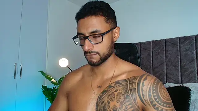 Snapshot of LiamGarcia1 chatting on October 2025 02:36:01 PM LiamGarcia1 online show from October 2025 02:36:01 PM