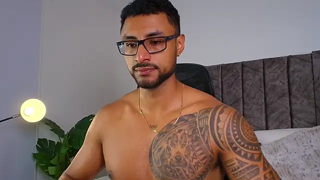 Snapshot of LiamGarcia1 chatting on October 2025 02:14:02 PM LiamGarcia1 online show from October 2025 02:14:02 PM