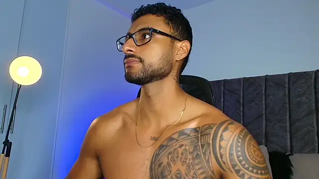 Snapshot of LiamGarcia1 chatting on October 2025 01:15:02 PM LiamGarcia1 online show from October 2025 01:15:02 PM