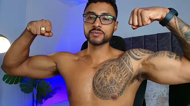 Snapshot of LiamGarcia1 chatting on November 2025 02:39:02 PM LiamGarcia1 online show from November 2025 02:39:02 PM