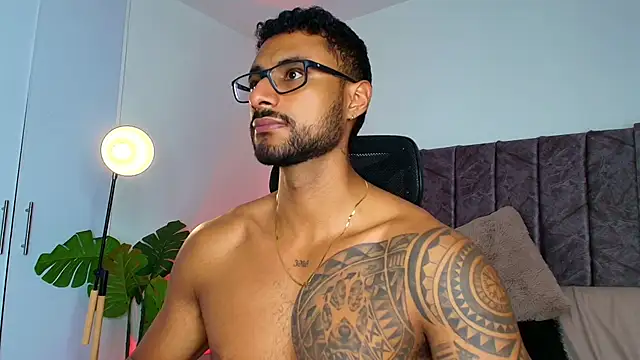 Snapshot of LiamGarcia1 chatting on November 2025 02:39:01 PM LiamGarcia1 online show from November 2025 02:39:01 PM