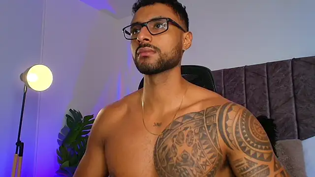 Snapshot of LiamGarcia1 chatting on November 2025 02:16:01 PM LiamGarcia1 online show from November 2025 02:16:01 PM