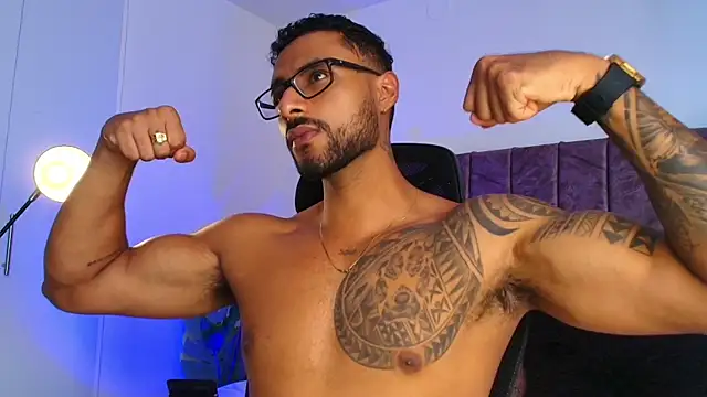 Snapshot of LiamGarcia1 chatting on November 2025 02:51:01 PM LiamGarcia1 online show from November 2025 02:51:01 PM