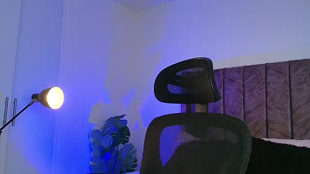 Snapshot of LiamGarcia1 chatting on November 2025 01:13:01 PM LiamGarcia1 online show from November 2025 01:13:01 PM