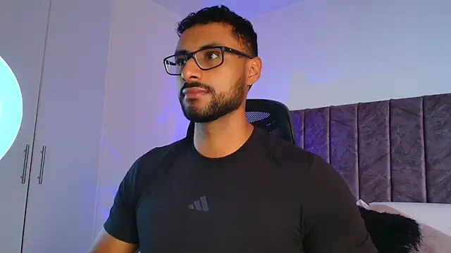 Snapshot of LiamGarcia1 chatting on November 2025 02:53:02 PM LiamGarcia1 online show from November 2025 02:53:02 PM