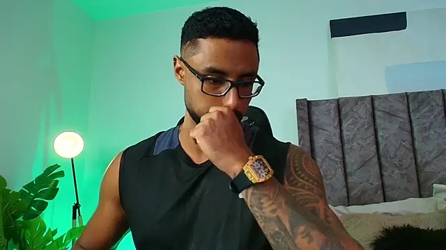 Snapshot of LiamGarcia1 chatting on December 2025 03:41:01 PM LiamGarcia1 online show from December 2025 03:41:01 PM