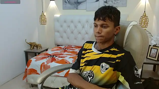 loistwink  online show from March 2025 01:07:02 PM