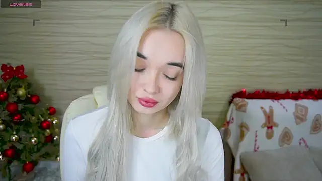 Snapshot of Ashley_S chatting on January 2025 11:19:01 PM Ashley S online show from January 2025 11:19:01 PM