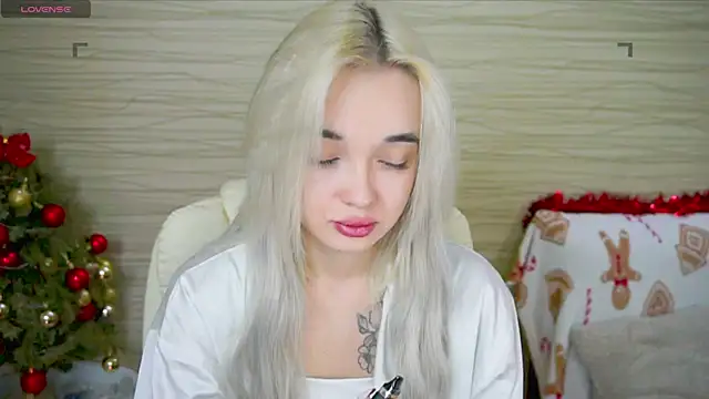 Snapshot of Ashley_S chatting on January 2025 11:02:01 PM Ashley S online show from January 2025 11:02:01 PM