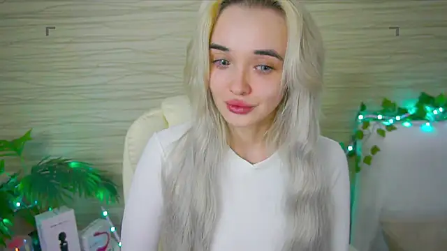 Snapshot of Ashley_S chatting on February 2025 03:24:01 AM Ashley S online show from February 2025 03:24:01 AM