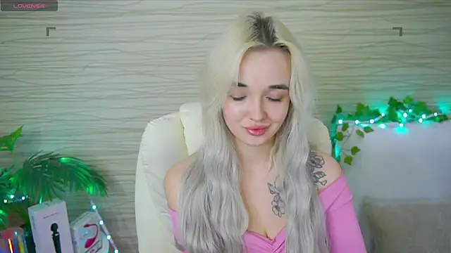 Snapshot of Ashley_S chatting on February 2025 11:09:01 PM Ashley S online show from February 2025 11:09:01 PM