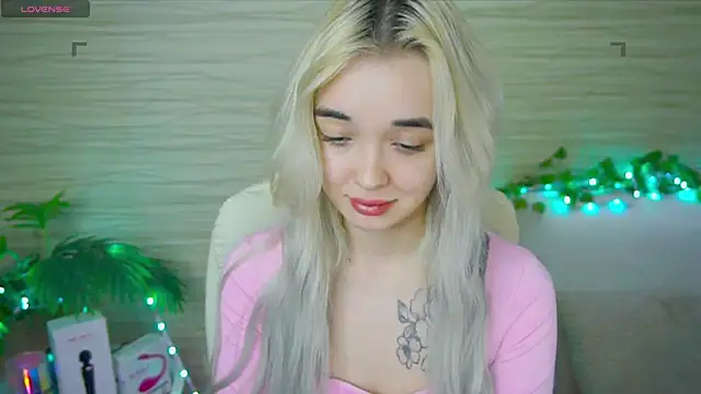 Snapshot of Ashley_S chatting on February 2025 02:15:02 AM Ashley S online show from February 2025 02:15:02 AM