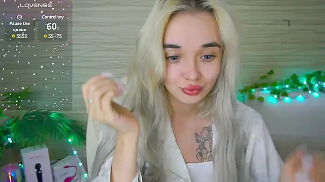 Snapshot of Ashley_S chatting on February 2025 03:25:01 AM Ashley S online show from February 2025 03:25:01 AM