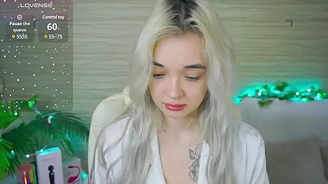 Snapshot of Ashley_S chatting on March 2025 11:06:01 PM Ashley S online show from March 2025 11:06:01 PM