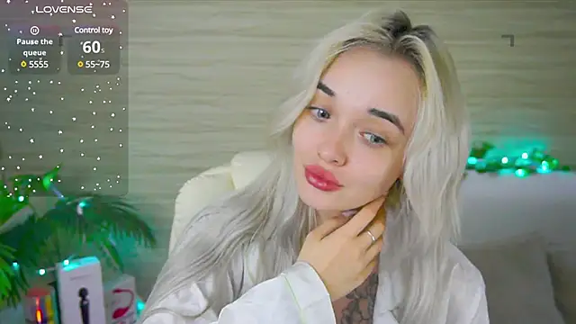 Snapshot of Ashley_S chatting on March 2025 02:43:02 AM Ashley S online show from March 2025 02:43:02 AM