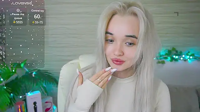 Snapshot of Ashley_S chatting on March 2025 02:16:02 AM Ashley S online show from March 2025 02:16:02 AM