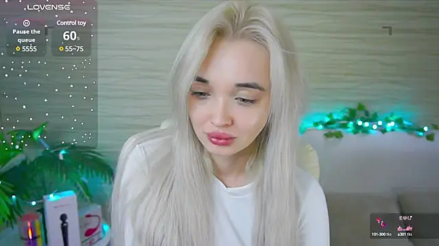 Snapshot of Ashley_S chatting on March 2025 02:08:01 AM Ashley S online show from March 2025 02:08:01 AM