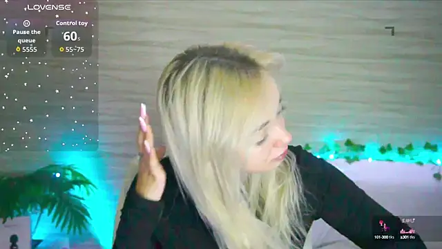 Snapshot of Ashley_S chatting on September 2025 11:28:01 PM Ashley S online show from September 2025 11:28:01 PM