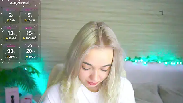 Snapshot of Ashley_S chatting on September 2025 10:13:02 PM Ashley S online show from September 2025 10:13:02 PM