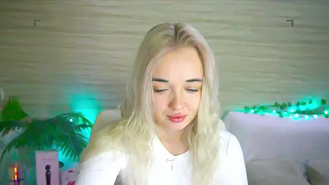 Snapshot of Ashley_S chatting on September 2025 10:57:02 PM Ashley S online show from September 2025 10:57:02 PM