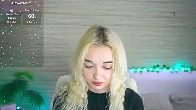 Snapshot of Ashley_S chatting on October 2025 11:18:02 PM Ashley S online show from October 2025 11:18:02 PM