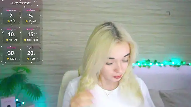 Snapshot of Ashley_S chatting on October 2025 11:17:02 PM Ashley S online show from October 2025 11:17:02 PM