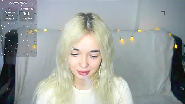 Snapshot of Ashley_S chatting on November 2025 11:15:01 PM Ashley S online show from November 2025 11:15:01 PM