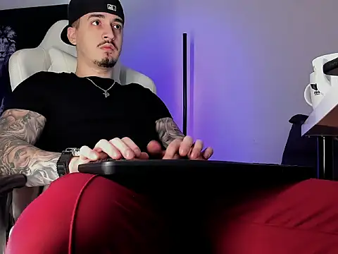 Snapshot of uptomatty chatting on January 2026 10:17:01 AM uptomatty online show from January 2026 10:17:01 AM