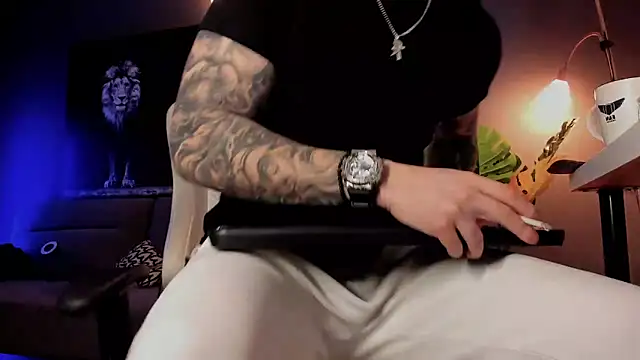 Snapshot of uptomatty chatting on February 2026 07:51:02 AM uptomatty online show from February 2026 07:51:02 AM