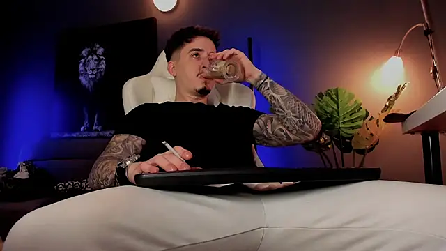 Snapshot of uptomatty chatting on February 2026 07:35:01 AM uptomatty online show from February 2026 07:35:01 AM