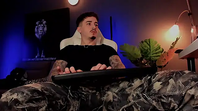 Snapshot of uptomatty chatting on February 2026 07:47:02 AM uptomatty online show from February 2026 07:47:02 AM