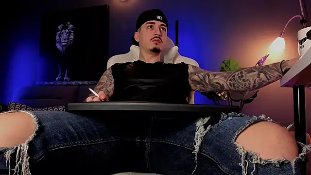 Snapshot of uptomatty chatting on February 2026 07:39:01 AM uptomatty online show from February 2026 07:39:01 AM