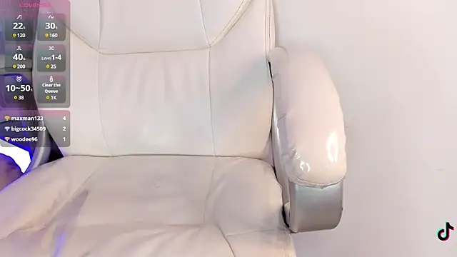 nattaly adams online show from January 2025 11:06:02 PM