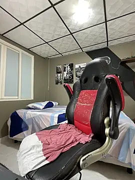 Snapshot of marcel_crawford96 chatting on April 2026 01:33:02 PM marcel crawford96 online show from April 2026 01:33:02 PM