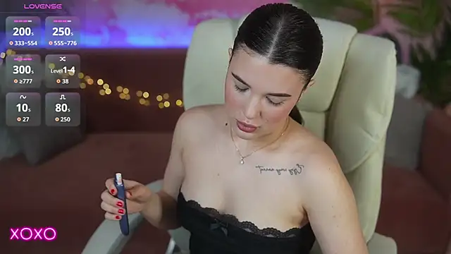 YourLolaBunny online show from May 2026 06:43:02 AM