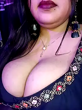 Snapshot of Suhanakhan00 chatting on February 2025 05:54:01 PM Suhanakhan00 online show from February 2025 05:54:01 PM