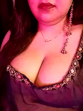 Suhanakhan00 online show from April 2026 06:16:01 PM
